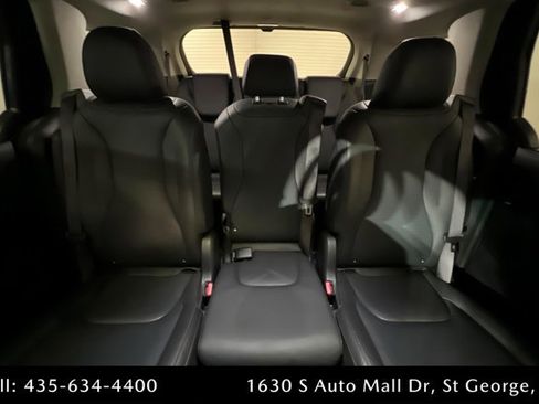 Used 2025 Kia Carnival SX Prestige image 25