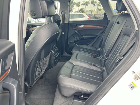 Used 2021 Audi Q5 Premium w/ Convenience Package image 21