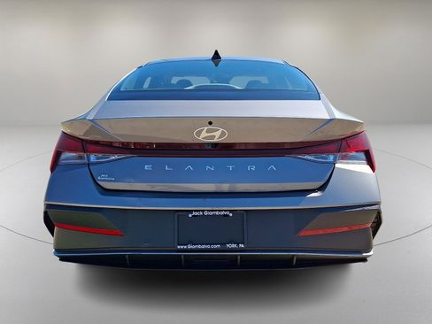 Certified 2024 Hyundai Elantra SEL image 9