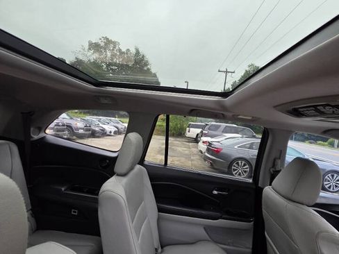 Used 2017 Honda Pilot Elite image 14