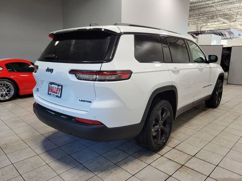 New 2025 Jeep Grand Cherokee L Limited w/ Black Appearance Package image 6