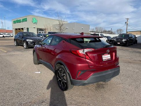 Used 2018 Toyota C-HR XLE image 2