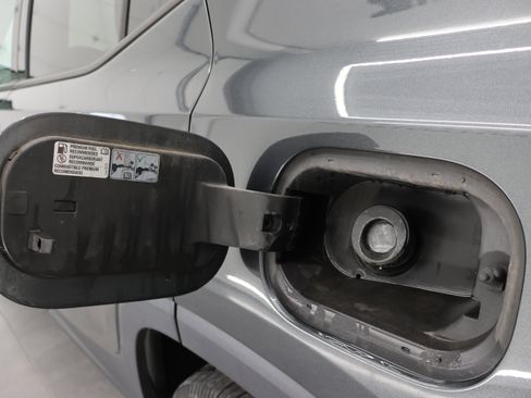 Used 2019 GMC Terrain SLT w/ Preferred Package image 32