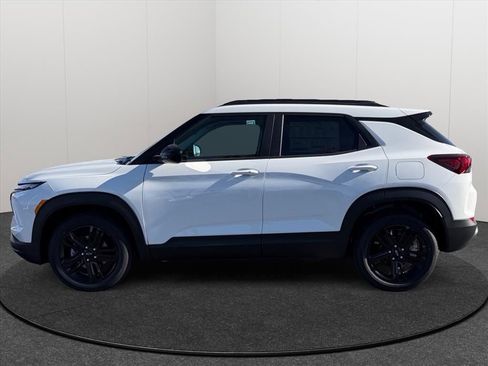 New 2026 Chevrolet TrailBlazer LT w/ Convenience Package FWD image 2