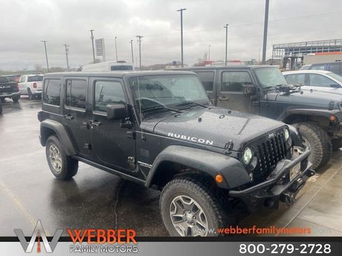 Used 2014 Jeep Wrangler Unlimited Rubicon w/ Connectivity Group AWD/4WD image 3