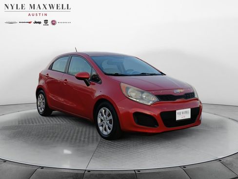 Used 2012 Kia Rio LX image 2