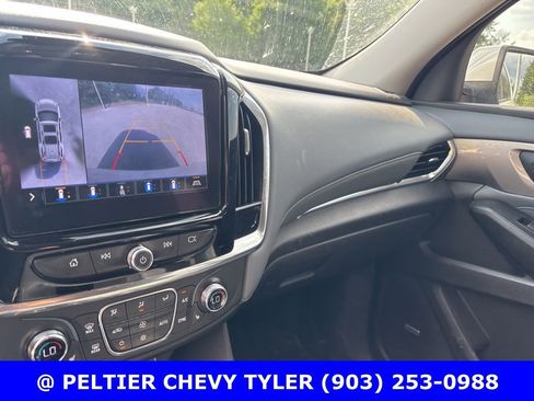 Used 2021 Chevrolet Traverse LT w/ LT Premium Package image 16