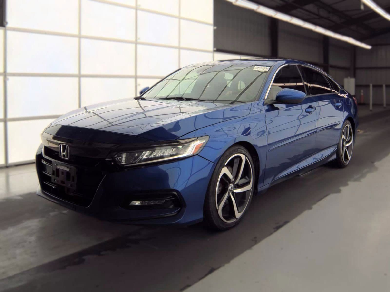 Used 2018 Honda Accord Sport image 2