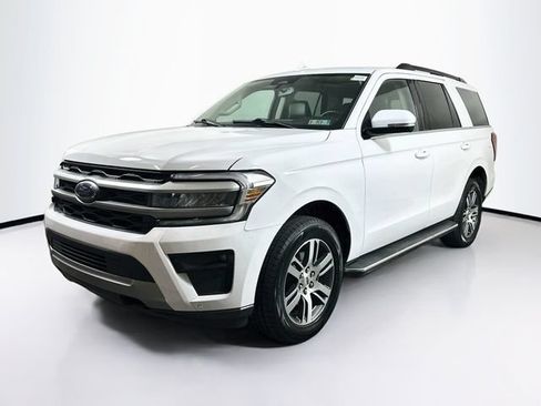 Certified 2023 Ford Expedition XLT AWD/4WD image 3