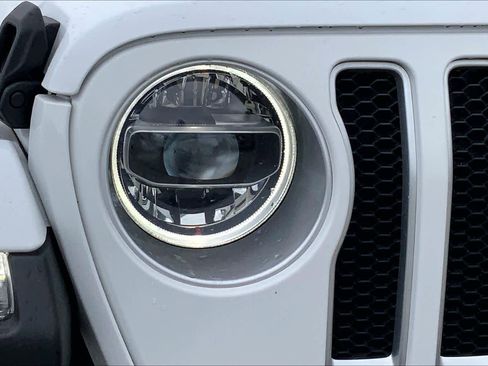 Used 2022 Jeep Wrangler Unlimited Sahara w/ Cold Weather Group AWD/4WD image 24
