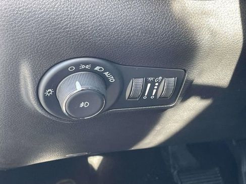 Used 2025 Jeep Compass Limited AWD/4WD image 19