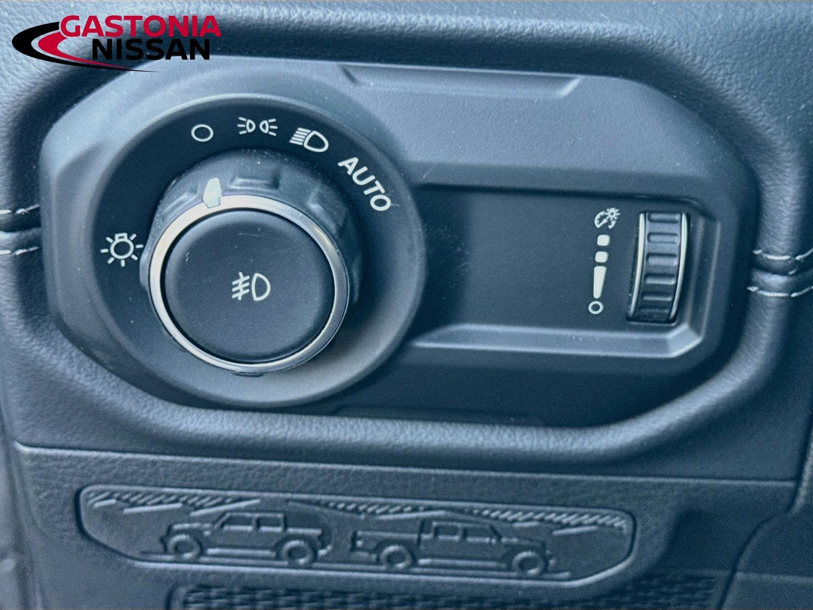 Used 2025 Jeep Wrangler Unlimited Sahara AWD/4WD image 13
