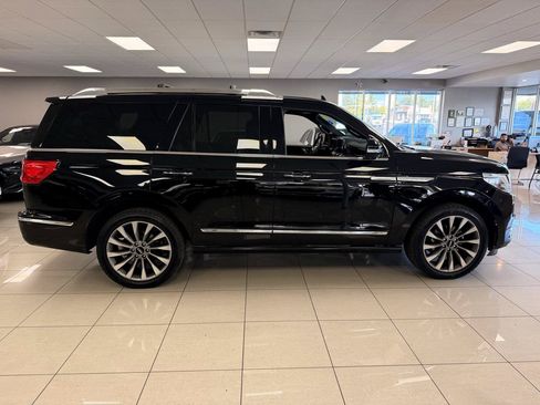 Used 2020 Lincoln Navigator Reserve AWD/4WD image 4