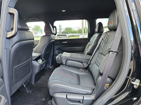Used 2025 Nissan Armada PRO-4X AWD/4WD image 12
