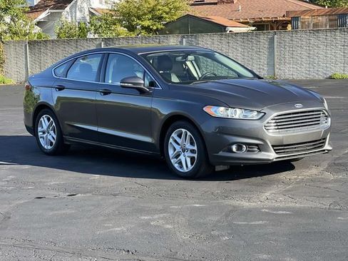 Used 2015 Ford Fusion SE w/ Equipment Group 202A FWD image 7