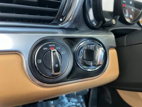 Used 2019 Porsche 911 Carrera RWD image 35