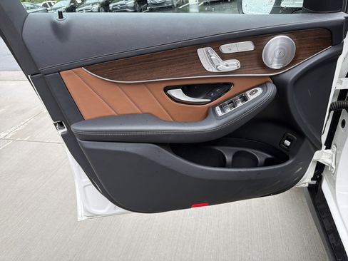 Used 2020 Mercedes-Benz GLC 300 image 7