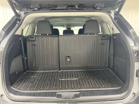 Used 2023 Toyota Highlander LE image 23