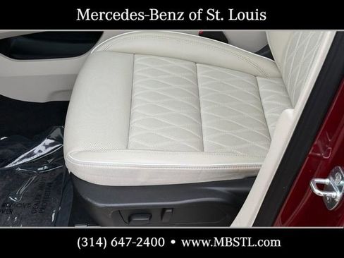 Used 2023 Buick Envision Avenir AWD/4WD image 20