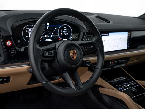 Certified 2026 Porsche Cayenne AWD/4WD image 14