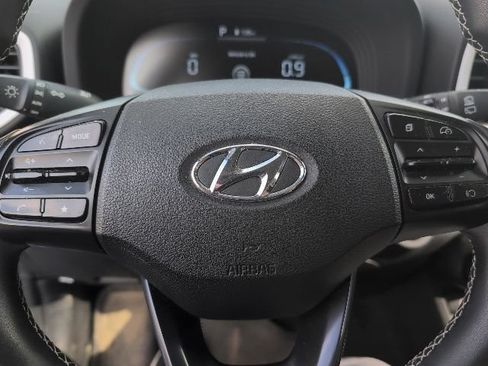 Used 2023 Hyundai Venue Limited w/ Cargo Package FWD image 10
