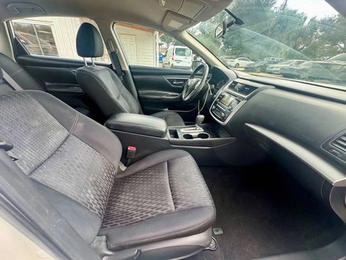 Used 2017 Nissan Altima 2.5 SV FWD image 14