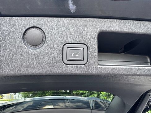 Certified 2026 Chevrolet Equinox LT w/ Convenience Package II FWD image 7