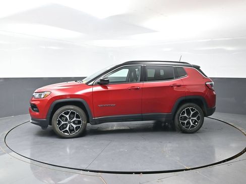 Used 2025 Jeep Compass Limited AWD/4WD image 9