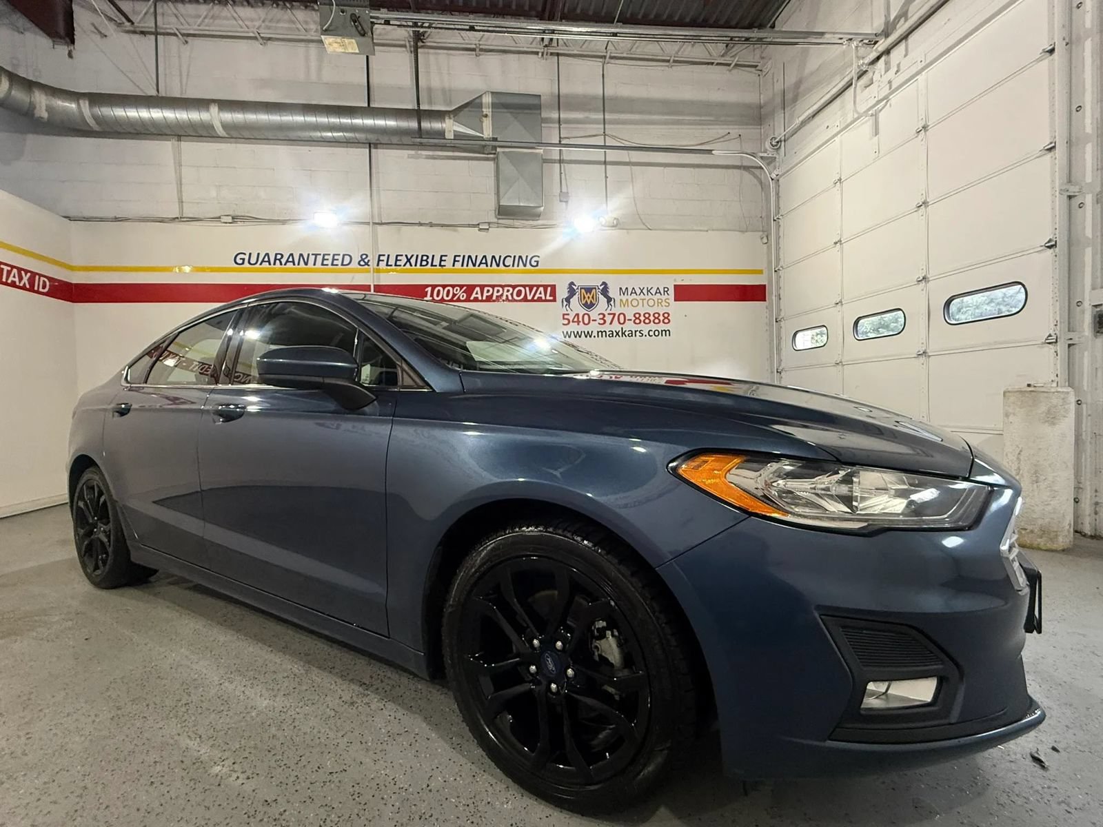 Used 2019 Ford Fusion SE w/ Equipment Group 151A FWD image 4