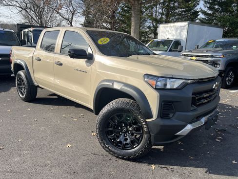 Certified 2023 Chevrolet Colorado Trail Boss w/ Technology Package image 2