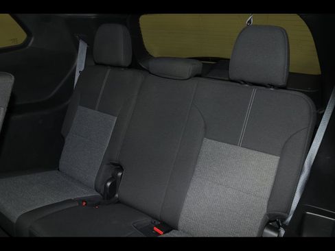 Used 2025 GMC Acadia Elevation FWD image 29