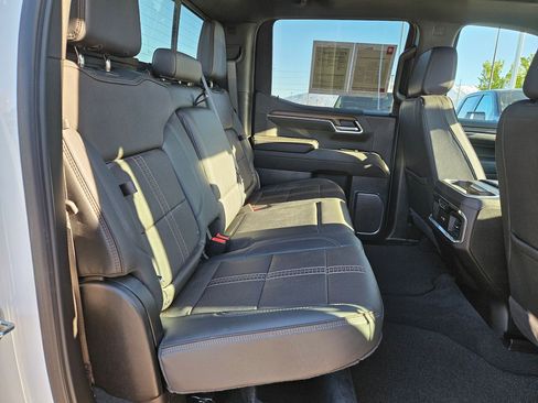 Used 2024 Chevrolet Silverado 1500 High Country w/ Z71 Off-Road Package image 31