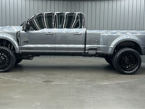 Used 2026 Ford F450 Platinum w/ Platinum Plus Package image 2
