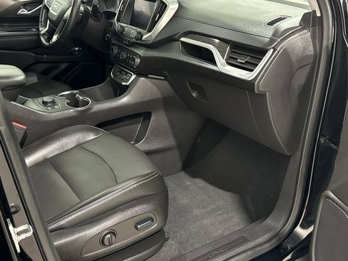 Used 2022 GMC Terrain SLT image 24