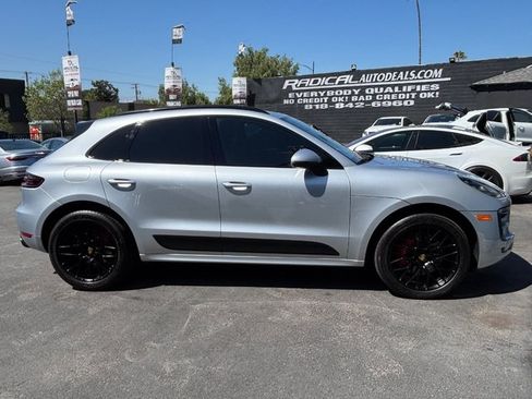 Used 2018 Porsche Macan GTS AWD/4WD image 24