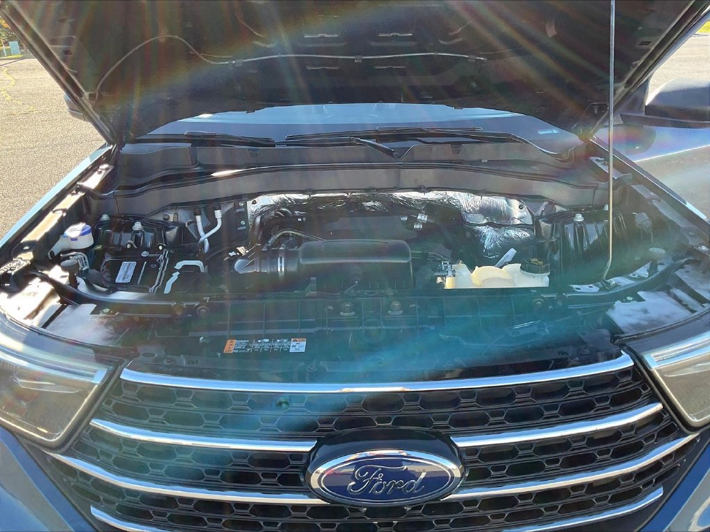 Certified 2020 Ford Explorer XLT w/ Equipment Group 202A AWD/4WD image 34