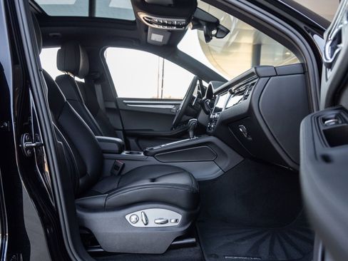 Certified 2026 Porsche Macan image 43