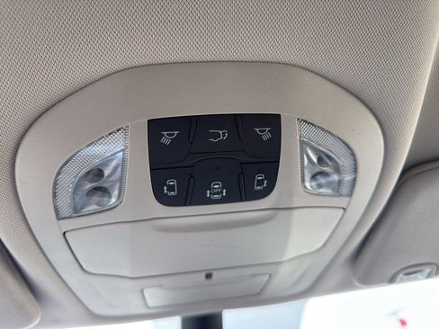 Used 2024 Chrysler Pacifica Touring-L FWD image 22