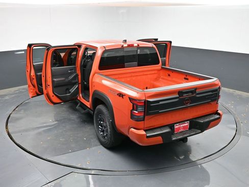 Used 2025 Nissan Frontier PRO-4X AWD/4WD image 33