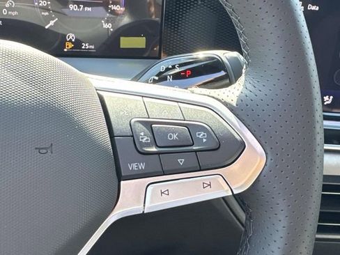 New 2026 Volkswagen Tiguan SE R-Line image 17