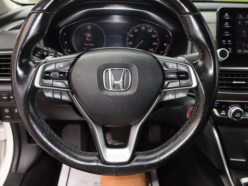 Used 2018 Honda Accord Touring image 19
