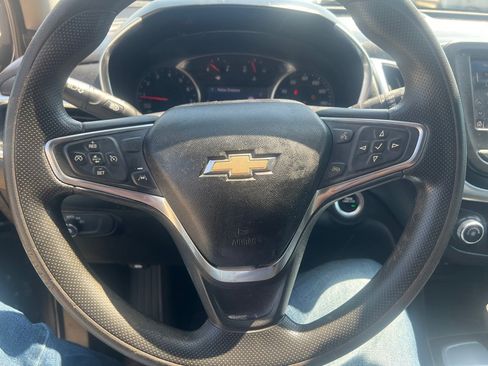 Used 2020 Chevrolet Equinox LT FWD image 20