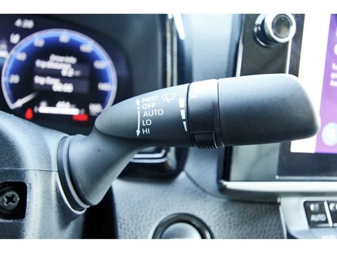 Used 2025 Toyota Camry XLE image 18