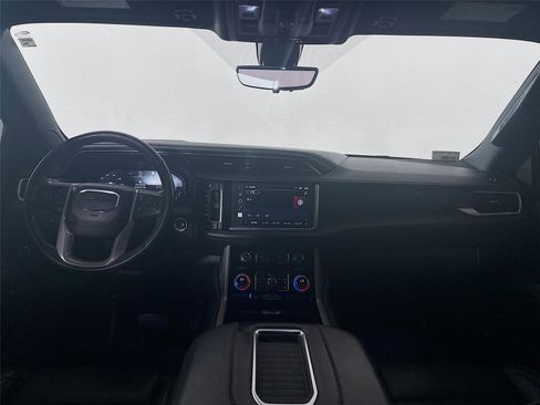Used 2022 GMC Yukon XL Denali w/ Denali Ultimate Package AWD/4WD image 3