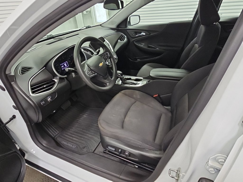Used 2024 Chevrolet Malibu LT FWD image 11
