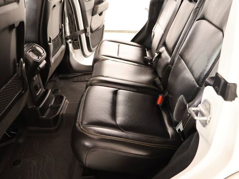 Used 2024 Jeep Wrangler Sahara image 12