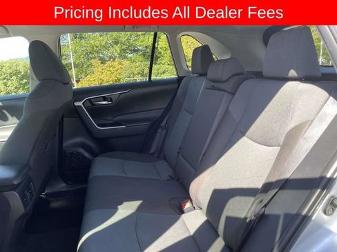 Used 2025 Toyota RAV4 XLE AWD/4WD image 16