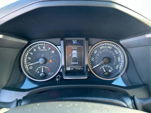 Used 2023 Toyota Tacoma TRD Off-Road w/ Technology Package image 15