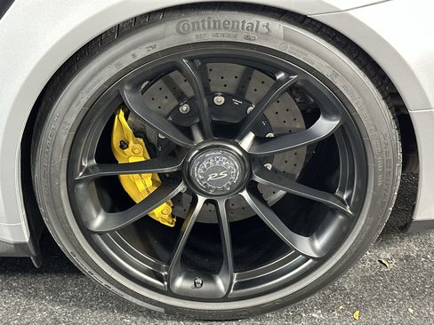 Used 2019 Porsche 911 GT3 RS image 10