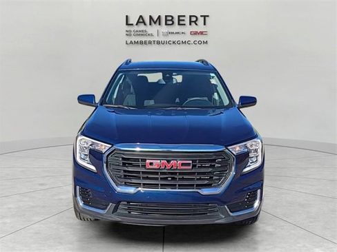 Used 2022 GMC Terrain SLE w/ Driver Convenience Package image 8